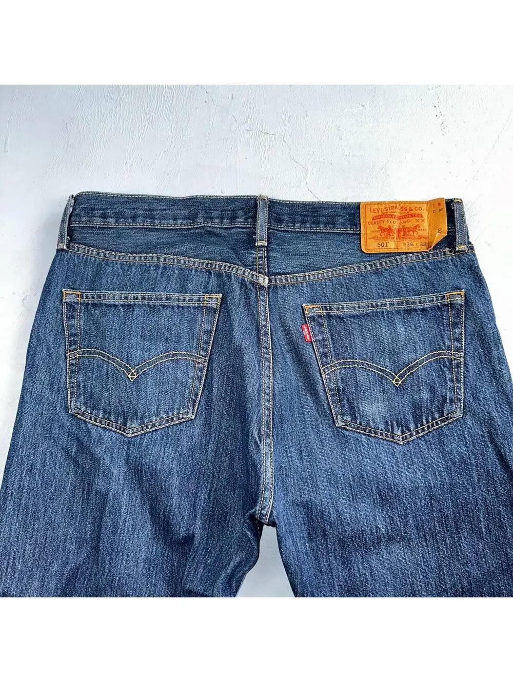 Levis 501 Vintage Y2K Egypt Straight Leg Jeans 36x32 Med Wash Act 36x30
